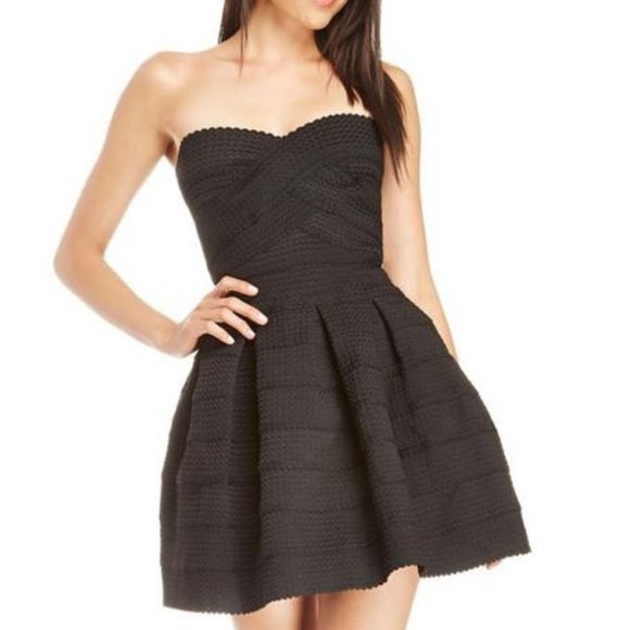 San Souci Strapless Minidress - Picture 7 of 7